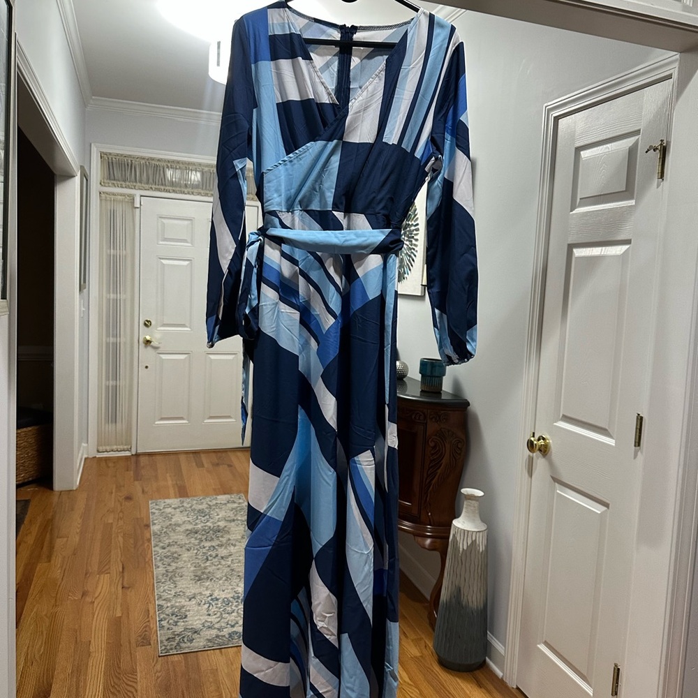 💙 Elegant Blue Geometric Wrap Dress! 💙 Size XL! Best Offer Accepted!